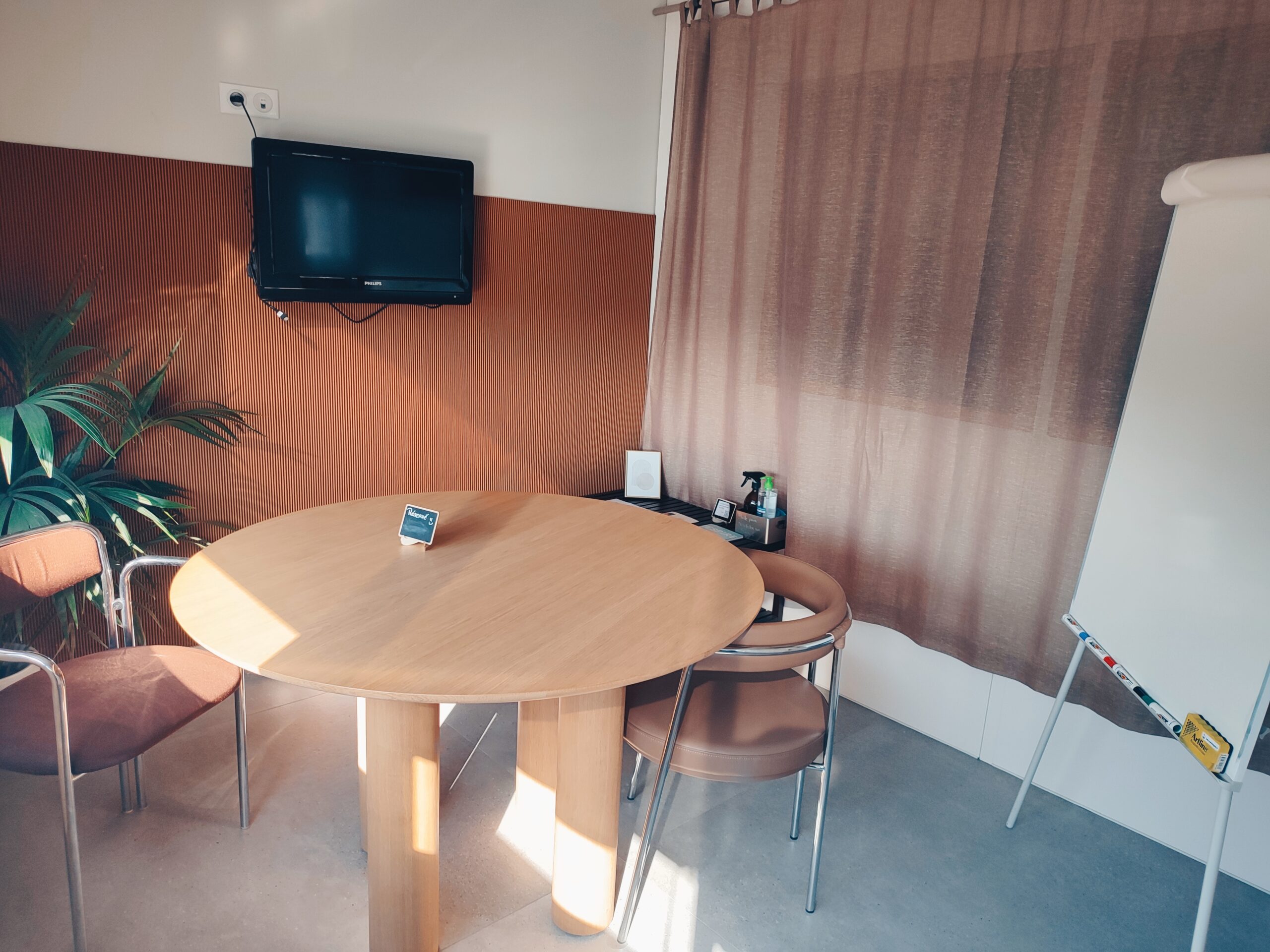 Salle de réunion toute équipée