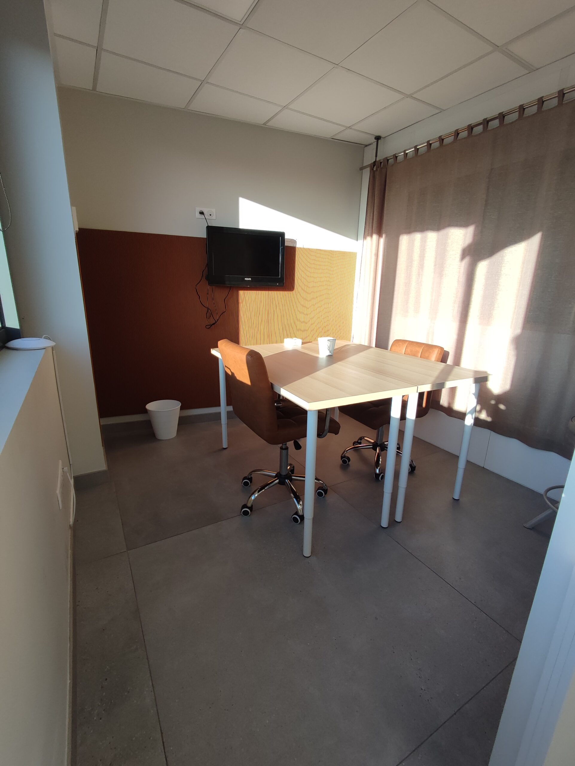 LAB 1 - Bureau fermé 8 personnes coworking co'loc joinville le pont (1 er bureau)