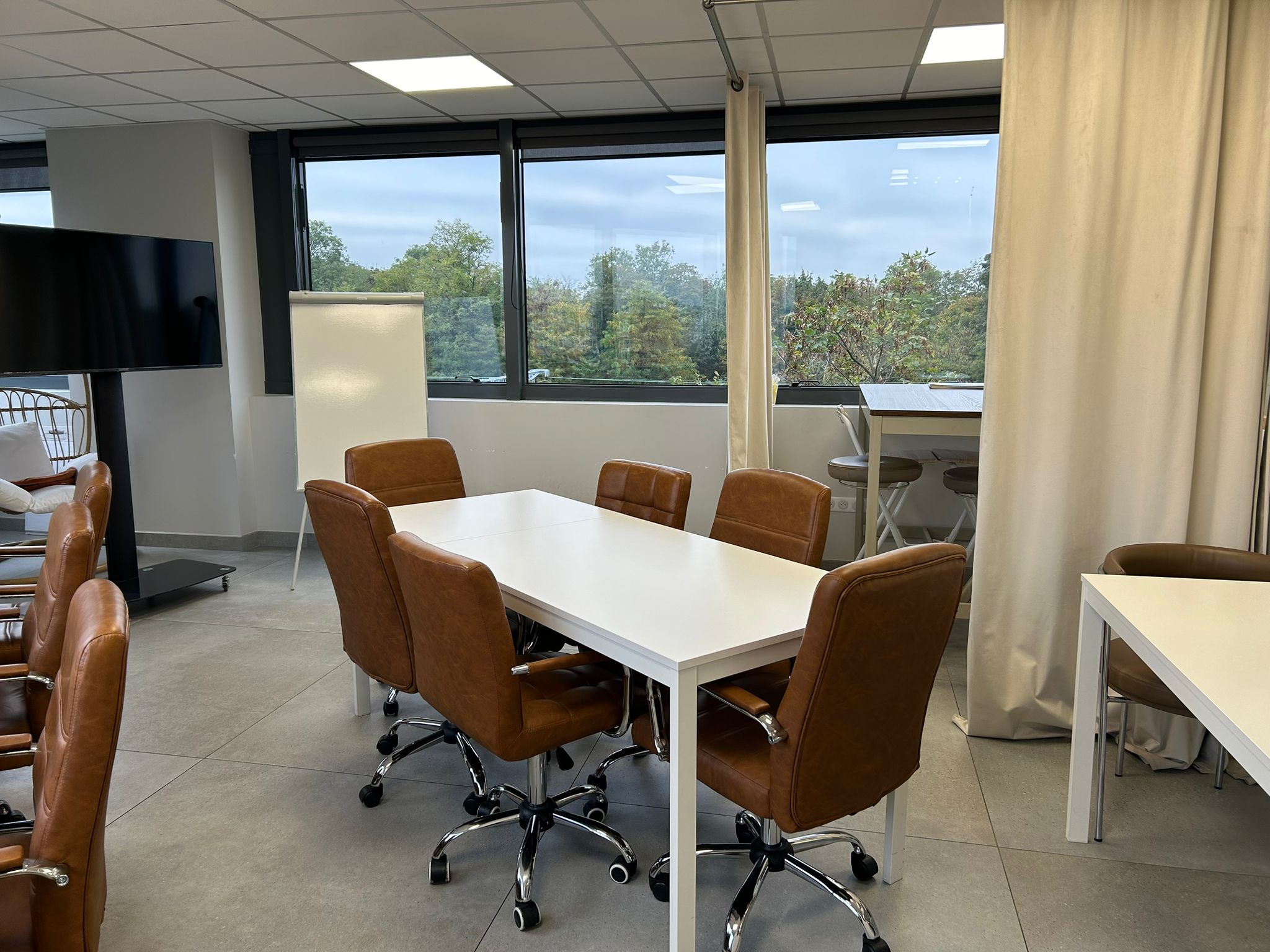 Salle de Réunion La Coupole 10 personnes Coworking CO'LOC